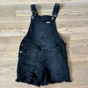 Hudson Kids Girl's Utility Shortall. Color: Washed Black size: 12 Big Kid.